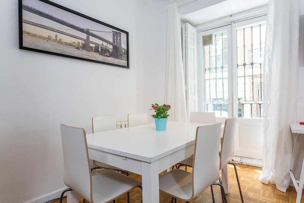 Apartamento Confortable En Atocha Apartman Madrid Kültér fotó