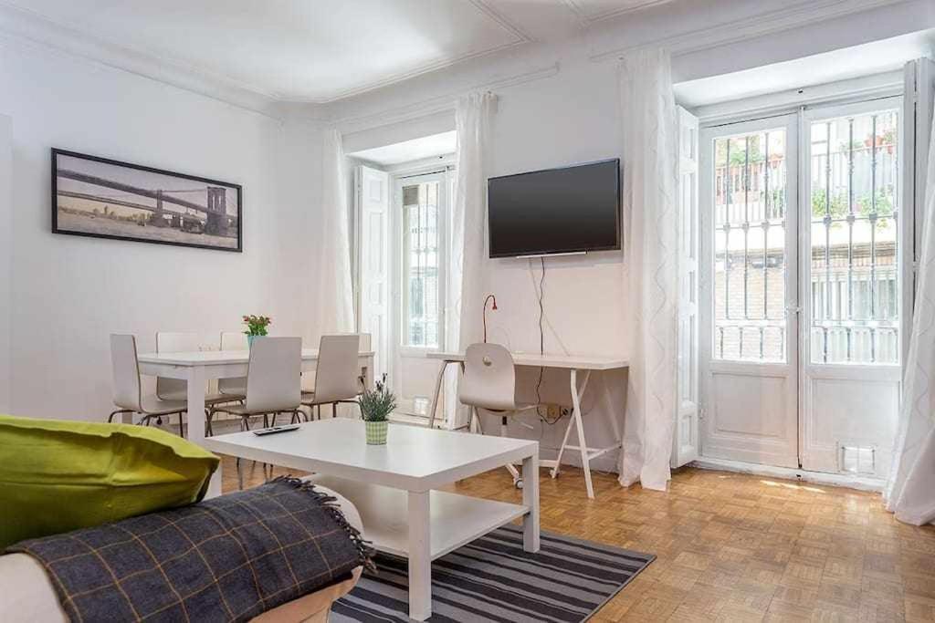 Apartamento Confortable En Atocha Apartman Madrid Kültér fotó
