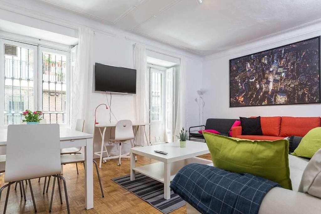 Apartamento Confortable En Atocha Apartman Madrid Kültér fotó