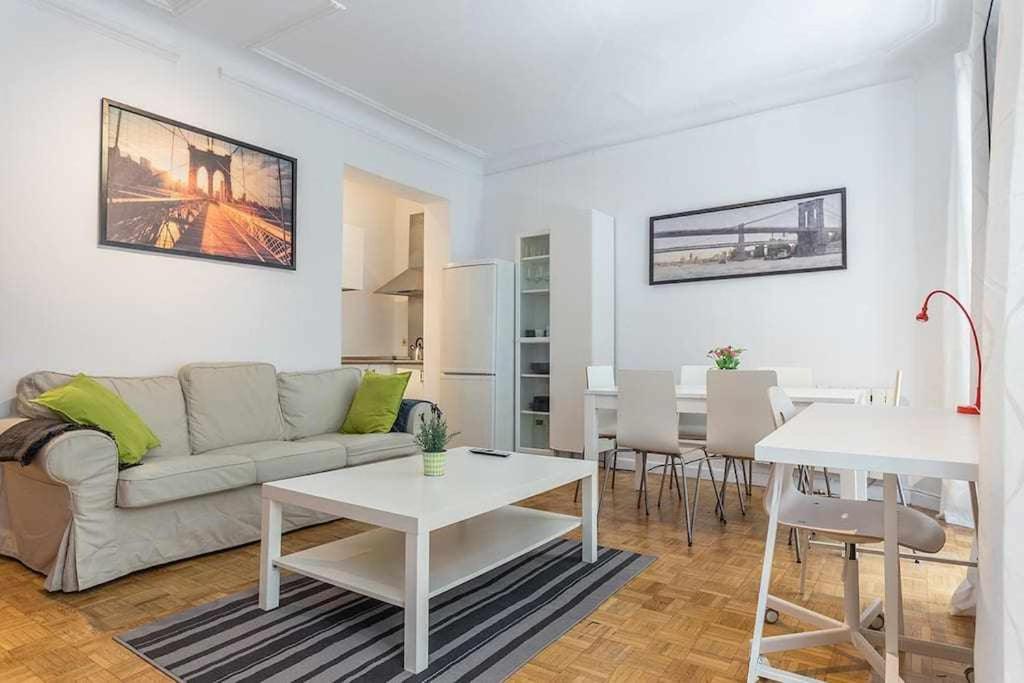 Apartamento Confortable En Atocha Apartman Madrid Kültér fotó